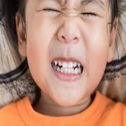 دندان قروچه در کودکان دوزبانه
